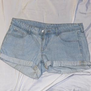 light wash denim shorts || h&m